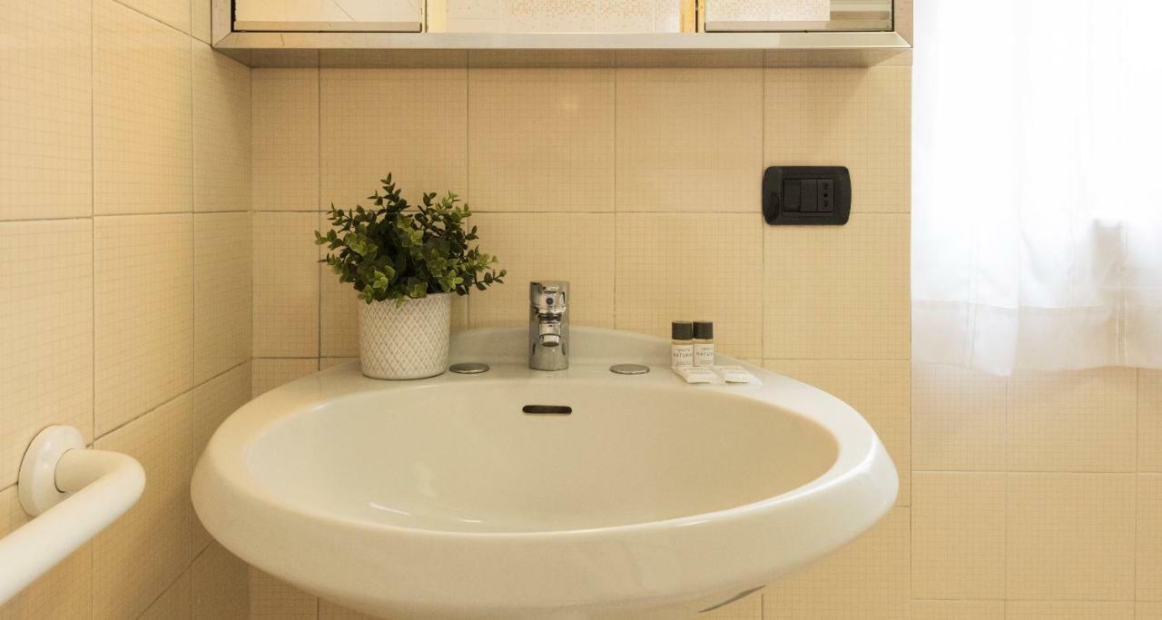 Joivy Welcoming 1Br Apt Next To Villa Olmo Como Ngoại thất bức ảnh