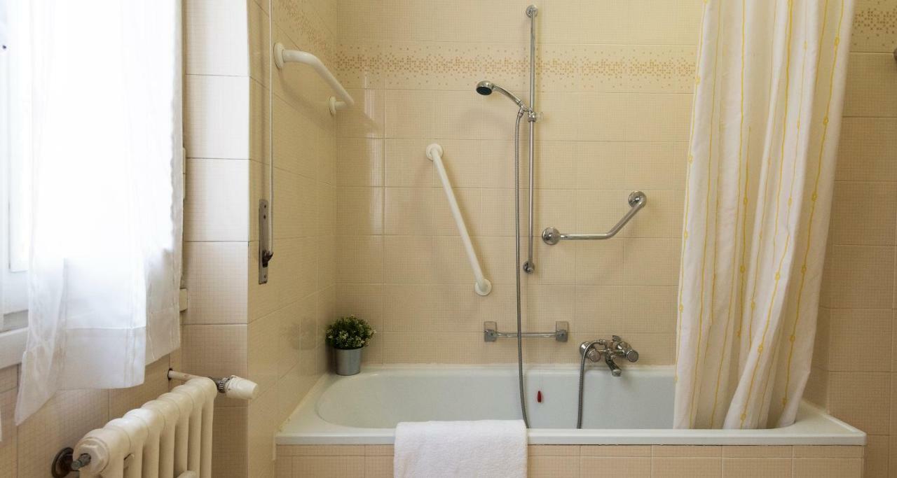 Joivy Welcoming 1Br Apt Next To Villa Olmo Como Ngoại thất bức ảnh